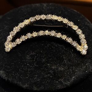 Vintage beautiful silver tone moon shaped brooch